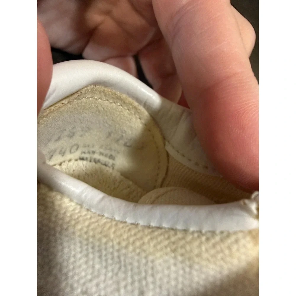 Unbranded‎ Vintage White Canvas Baby Shoes (Size 2)